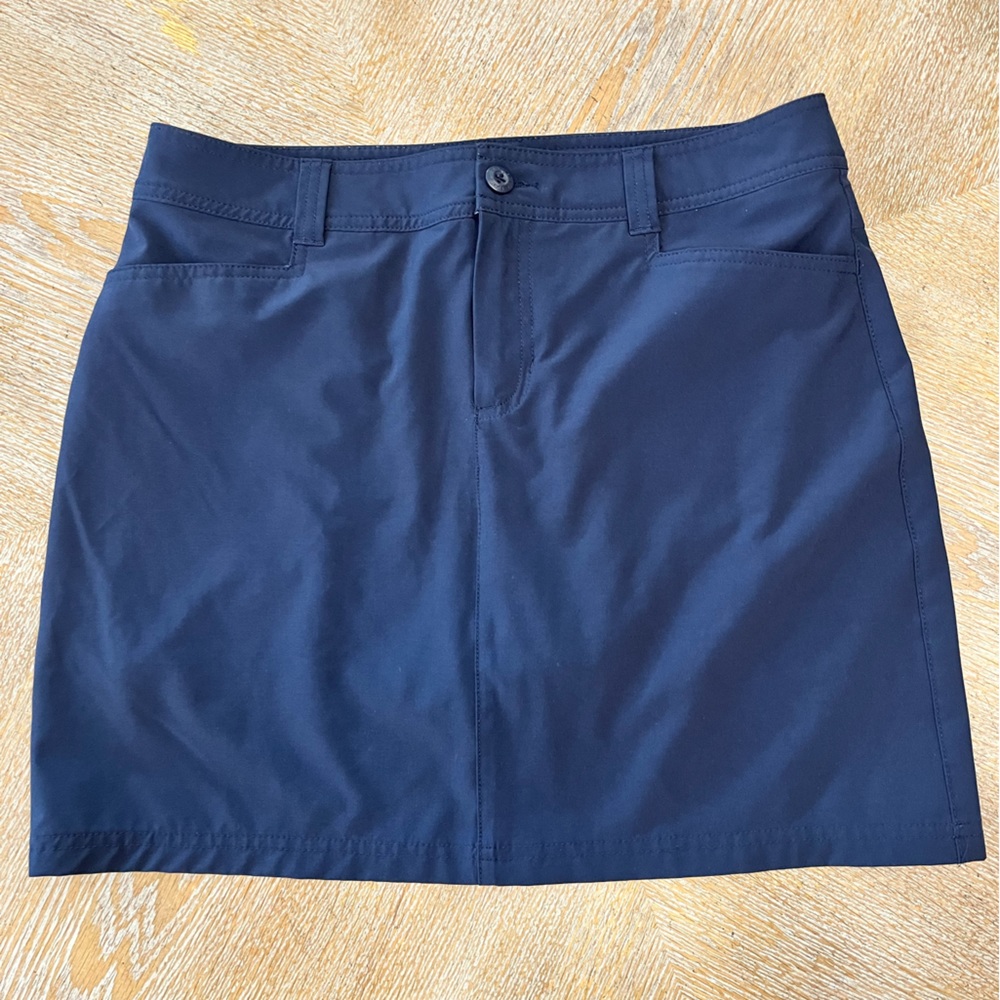 Eddie Bauer Skort/Skirt Navy Blue Size 8 Pockets Stretchy Waist 34” Length 17”